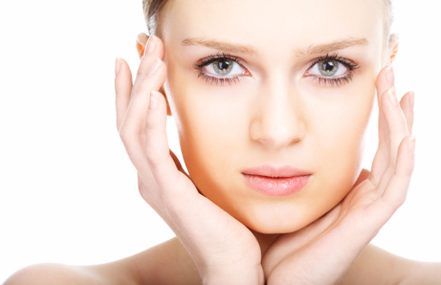 Комплексная услуга для лица Skin Synergy Vitamin C + Peel