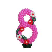 Большая цифра 8 из шариков с цветочками