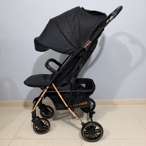 Детская прогулочная коляска Luxmom 636 цвет черный