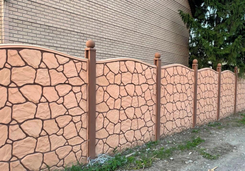 Забор бетонный серия "Новое качество" h=2,0м, шаг столбов 2,0 м, с монтажом